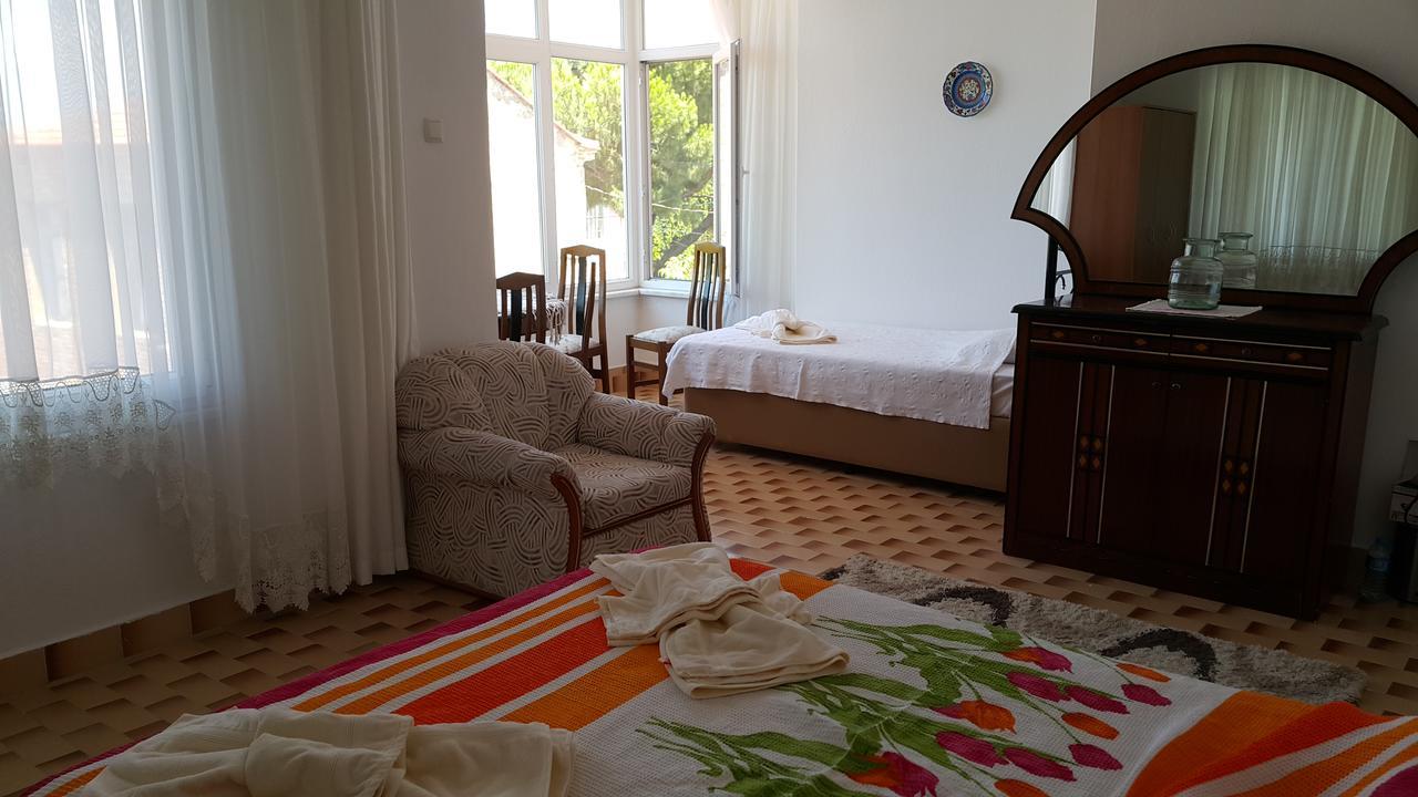 Ayvalik Pansiyon Ngoại thất bức ảnh